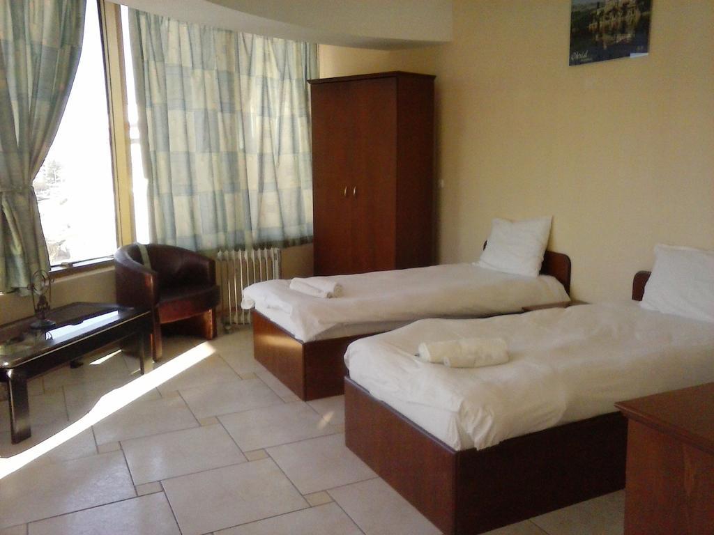 Montenegrin Inn Ohrid Bilik gambar